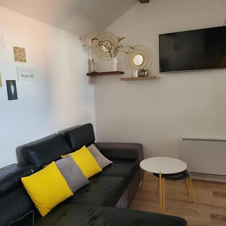 Appartement Cosy Proche De Paris Chambourcy Exterior foto